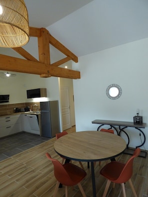 Dining - Les Frères Caudron, downtown apartment (Le Crotoy)