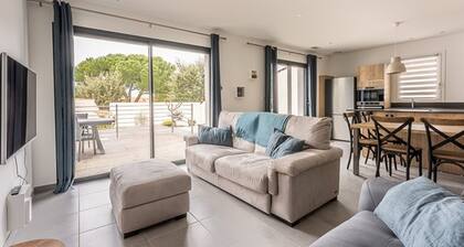 125m² Villa with Heated Pool, 3 Bedrooms, Terrace in La Flotte