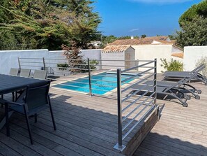 Pool - 125m² Villa with Heated Pool, 3 Bedrooms, Terrace in La Flotte (La Flotte)