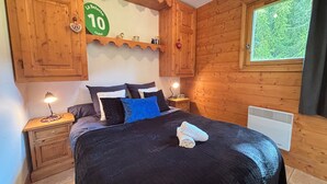 2 bedrooms, free WiFi - Charming 3-room apartment in Méribel Village with parking and WIFI (Méribel)