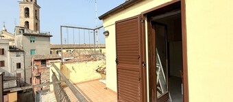 O03 – Osimo, One-Bedroom Apartment with Terrace and Wi-Fi