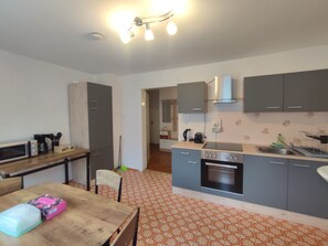 Microwave, oven, reusable coffee/tea filters - Ferien_Haus & Groß Grundstück in Bad Elster (Bad Elster)