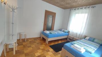 5 camere, ferro/asse da stiro, Wi-Fi gratuito, lenzuola