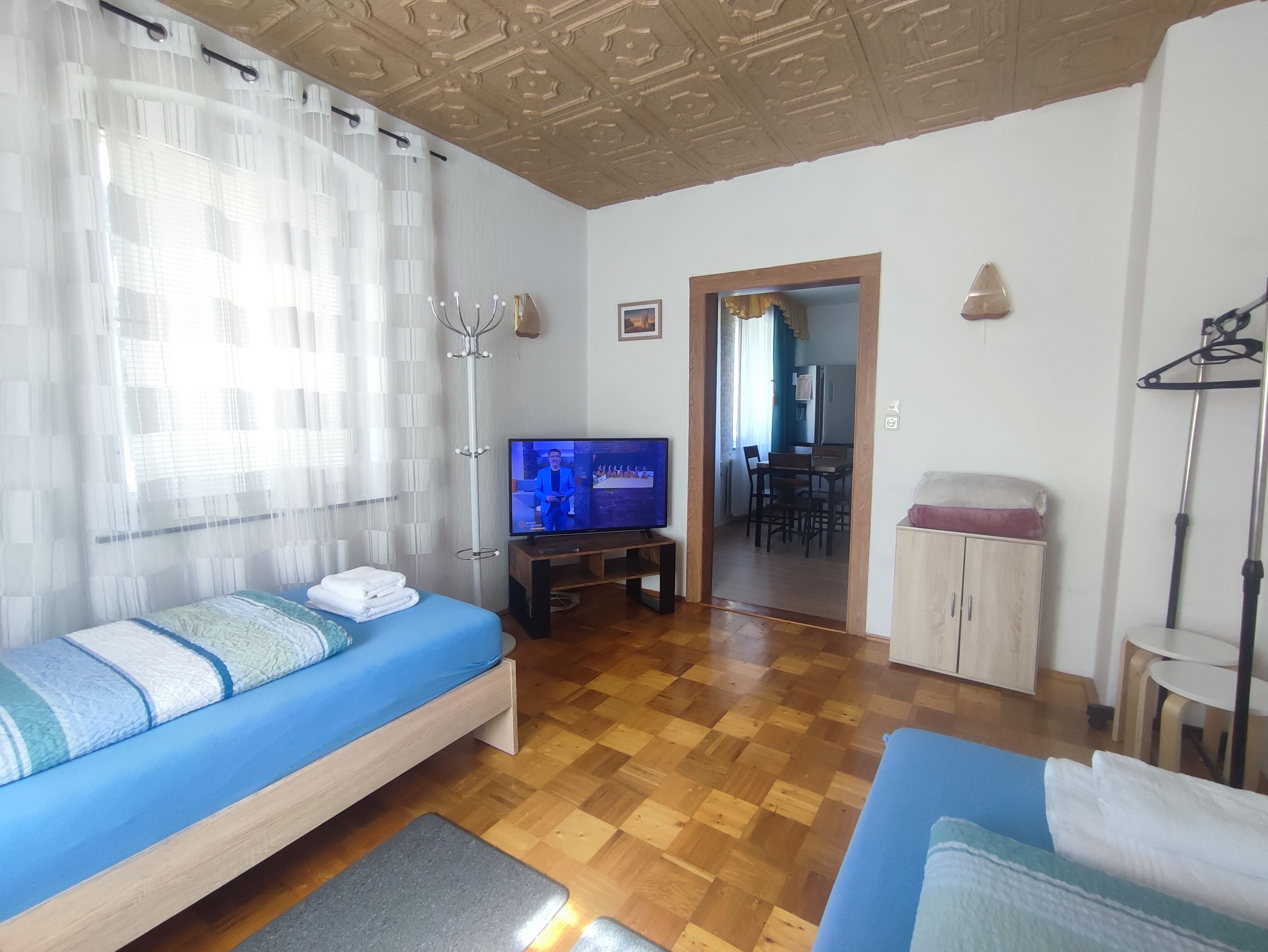 5 chambres, fer et planche à repasser, Wi-Fi gratuit, draps fournis