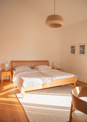 2 bedrooms, desk, iron/ironing board, free WiFi