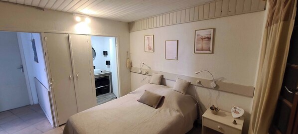 3 bedrooms - Family home 400 m from the beach and town center (Unknown)