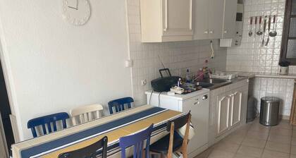 Family home 400 m from the beach and town center
