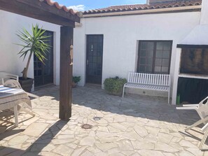 Terrace/patio - Family home 400 m from the beach and town center (Unknown)