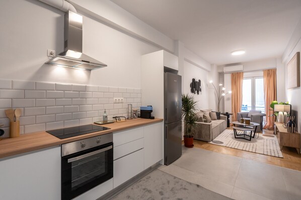 Unclassified image, 1 of 27, button