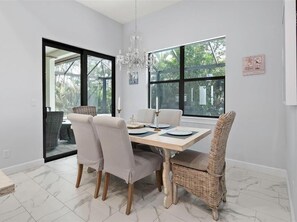 Dining - Island Doll House-Perfect Get-A-Way Spot ! (Marco Island)