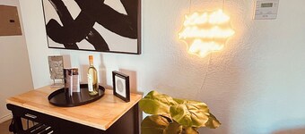 2BR• Near Airport & Downtown • Near Attractions.