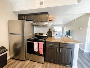 Fridge, microwave, oven, stovetop - Perfect for Group! 2BR, 2BA with Pool! (CORP CHRISTI)