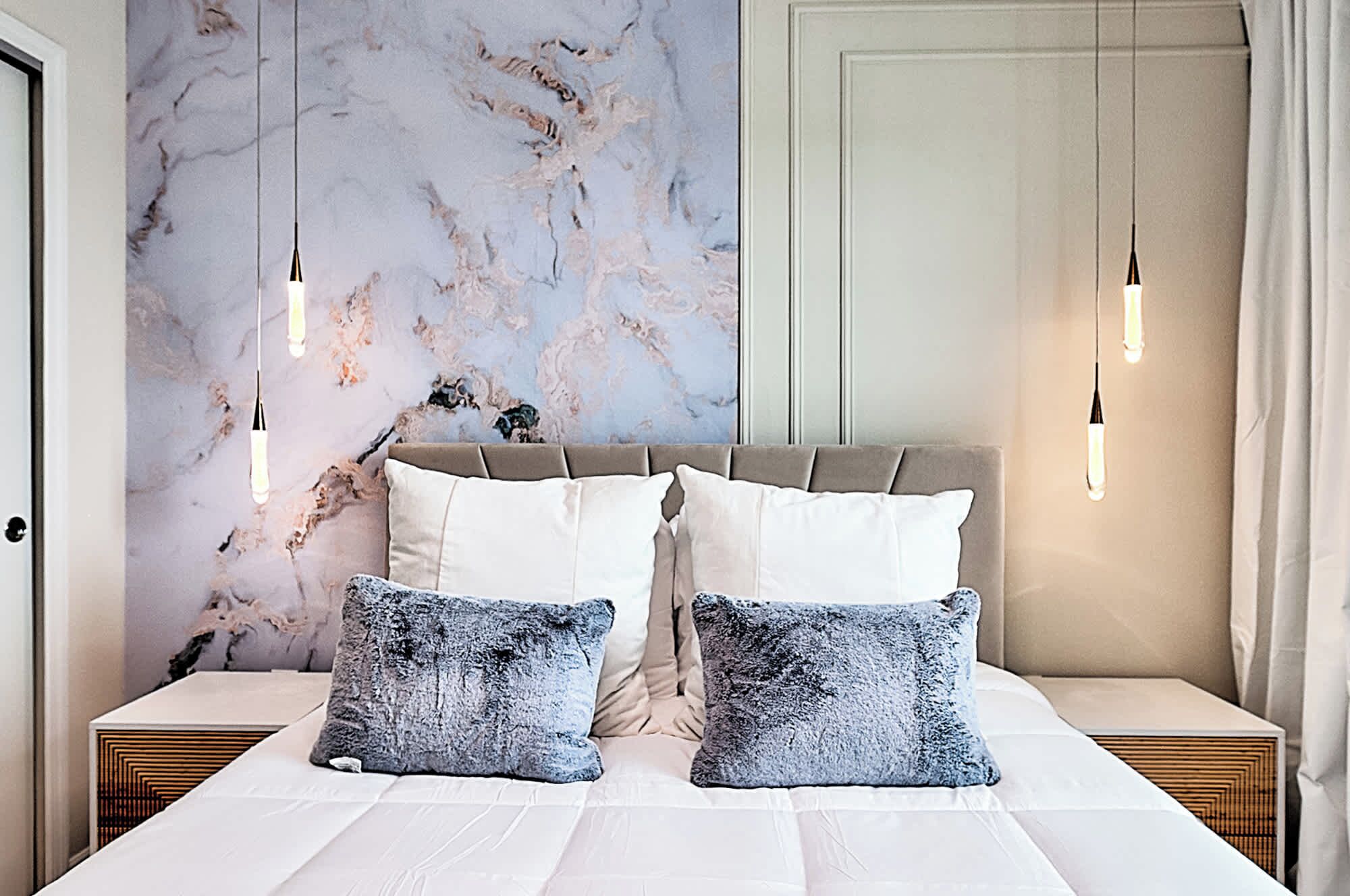 5 chambres, fer et planche à repasser, Wi-Fi, draps fournis