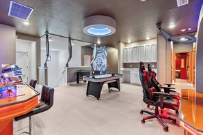 غرفة الألعاب