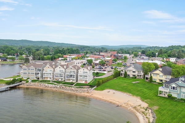 Scenic Lakefront Neighborhood – Public Beaches, Parks & Marina Just a Short Walk Away