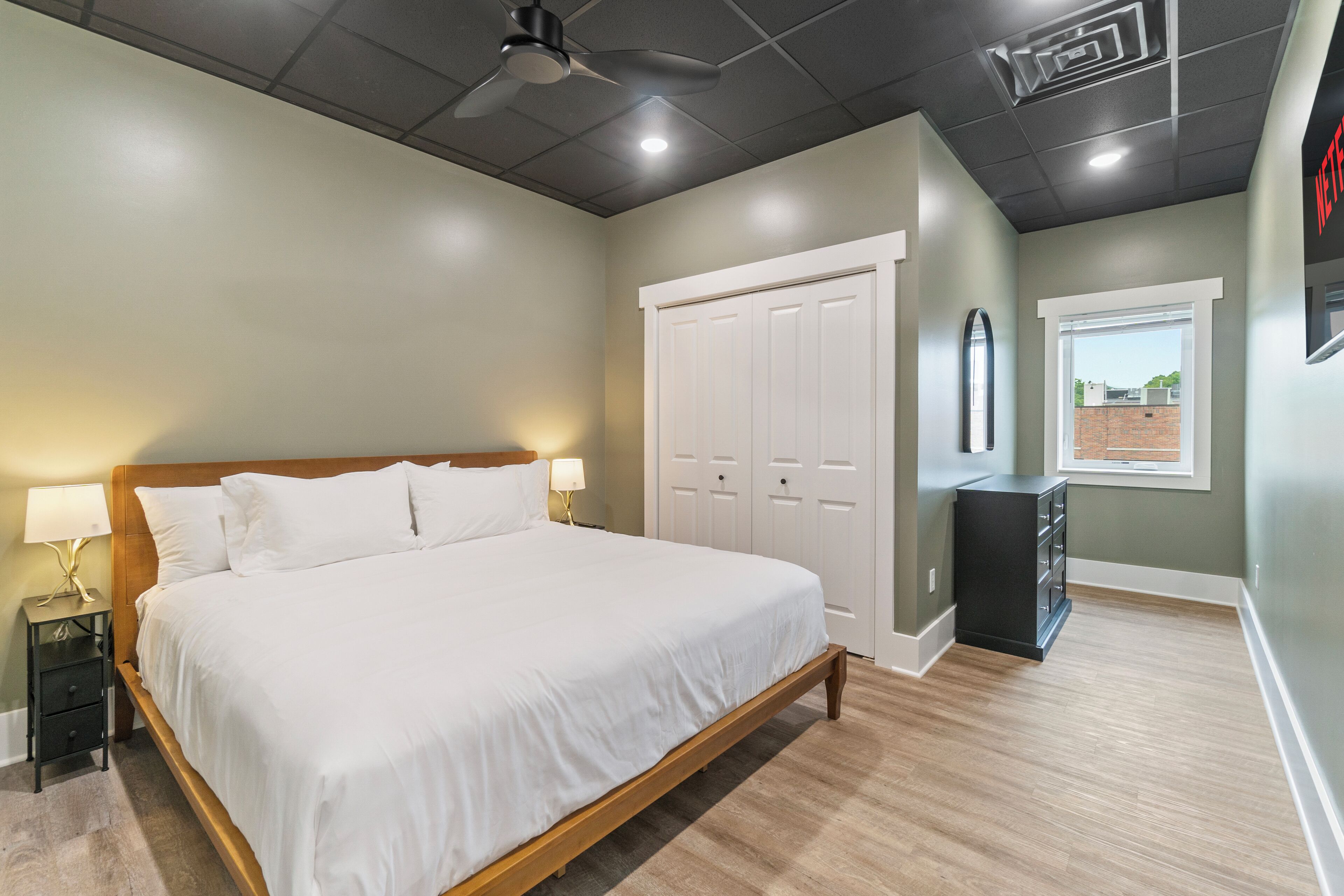 4 soveværelser, skrivebord, strygejern/strygebræt, gratis Wi-Fi