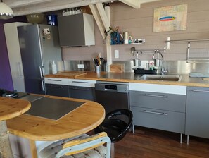 Microonde, forno, piano cottura, lavastoviglie