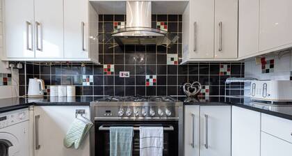 Relaxing 4BR Near City Centre