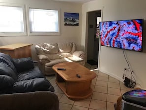 Smart TV, stereo - Beautiful Back Cove Area/ "Maine the Way Life Should Be" (Portland)