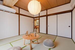 Room 23, Non-smoking | Living area