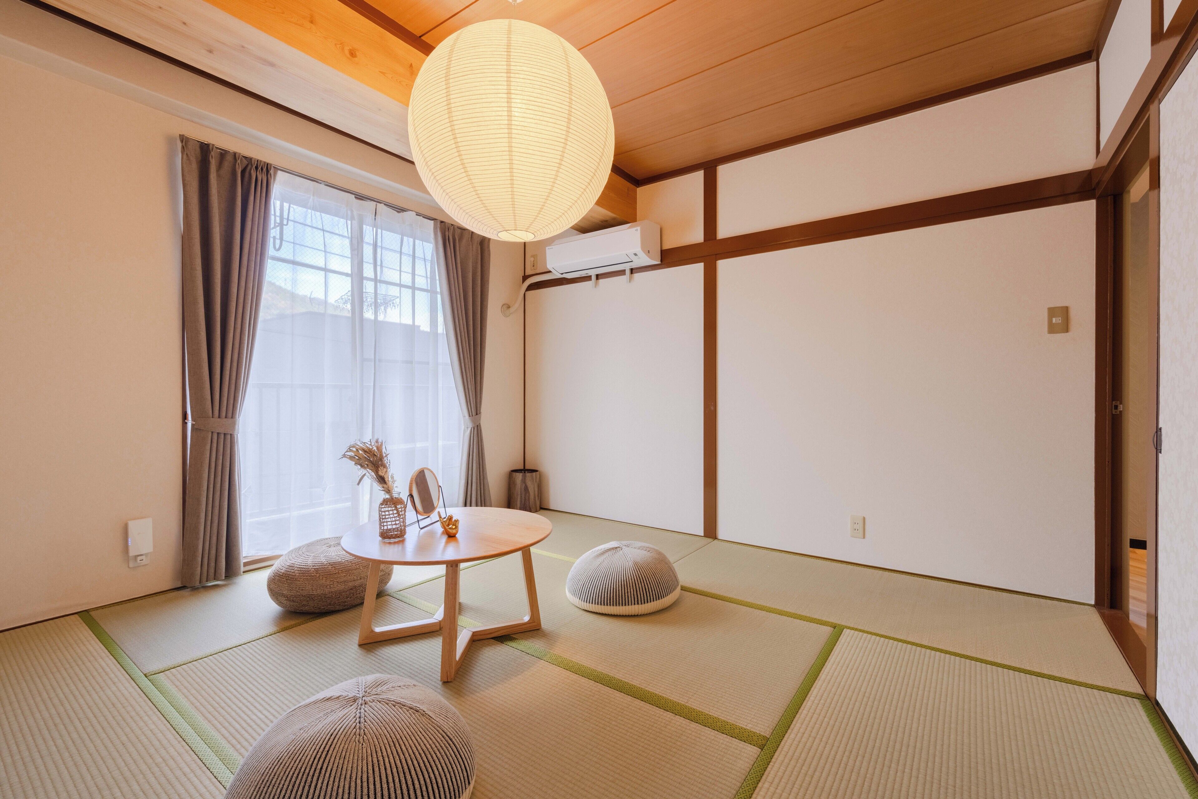 Basic Apartment | Langsir/tirai gelap terus, seterika/papan seterika, Wi-fi percuma 