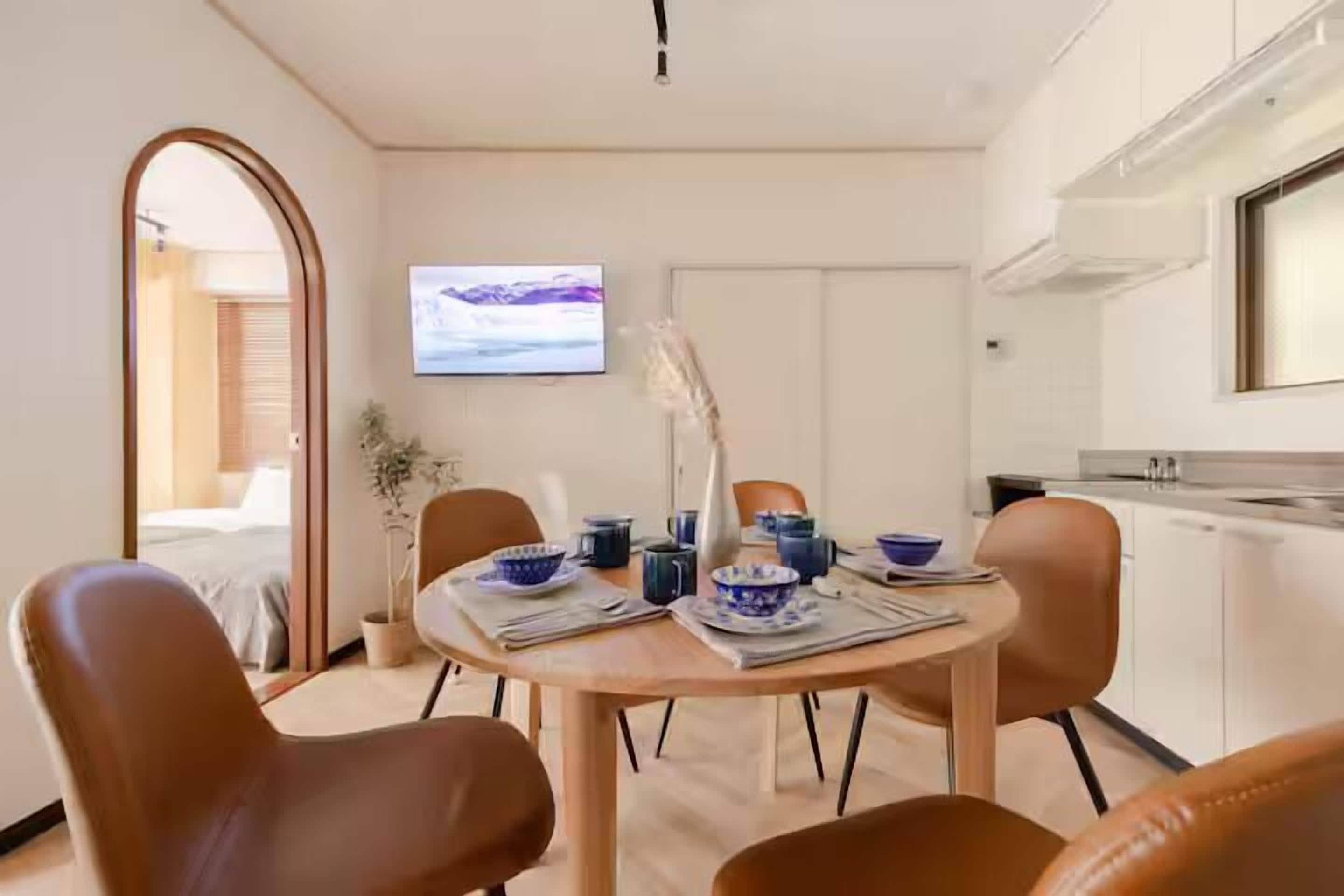 Apartemen Basic, Bebas Asap Rokok (13) | Makan di kamar