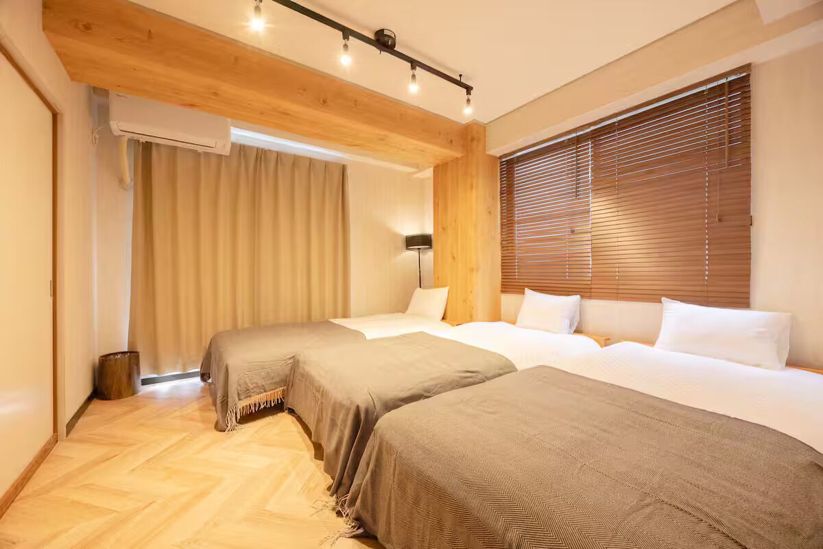 Perushuoneisto, tupakointi kielletty (13) | Pimennysverhot, silitysrauta/-lauta, ilmainen Wi-Fi, vuodevaatteet