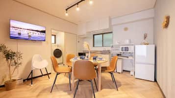 Apartamento básico, no fumadores (13) | Servicio de comidas en la habitación