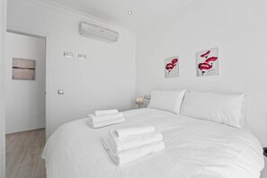 1 habitación, tabla de planchar con plancha, wifi gratis y ropa de cama 