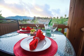 Unclassified image, 4 of 50, button