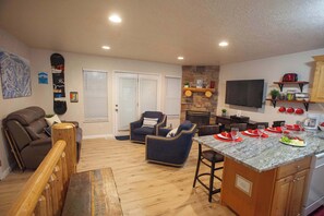 Interior - Sweet Mountain Retreat. Powder Mtn/Snowbasin Views (Eden)