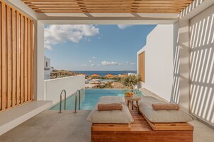 Deluxe Suite, Balcony, Sea View | In-room safe, laptop workspace, blackout drapes, soundproofing