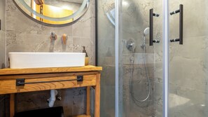 Chambre Double Deluxe, balcon, vue ville | Salle de bain