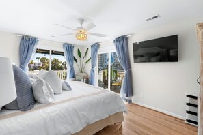 4 bedrooms, iron/ironing board, internet, bed sheets