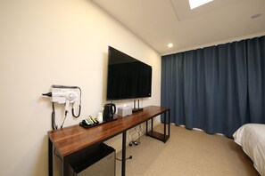 雙人或雙床房, 城市景觀 | 遮光布/窗簾、熨斗/熨衣板、免費無線上網