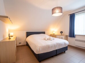 2 bedrooms, travel cot, free WiFi