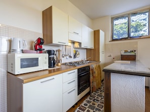Oven, dishwasher