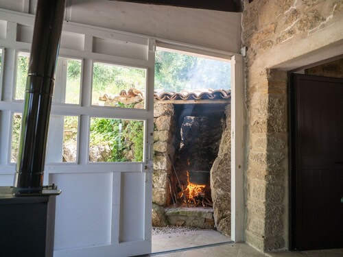 Atemberaubendes alleinstehendes Ferienhaus für 5 Leute mit  W-LAN, Terrasse und Haustiere erlaubt