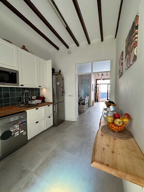 Mikrowelle, Ofen, Herdplatte, Geschirrspüler