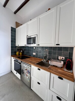 Mikrowelle, Ofen, Herdplatte, Geschirrspüler