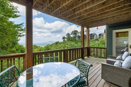 Peaceful 2/2 with VIEWS: Echota