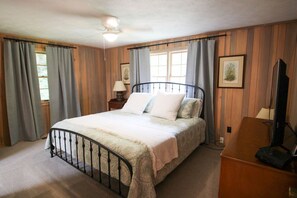 4 bedrooms, desk, WiFi, bed sheets - 4 Bed/3 Bath WITH POWER - 4WD Required (Blowing Rock)