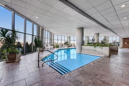 2 bed/2 bath Condo w/ Amenities!