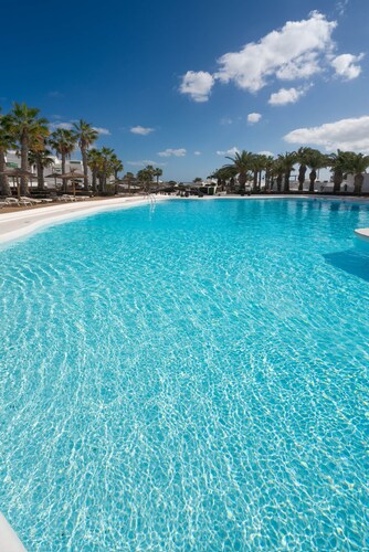 Balcon del Mar – Pool, Tennis Courts, Sea Access