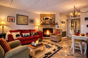 TV, fireplace