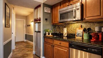 Fridge, microwave, stovetop, dishwasher