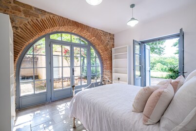 Bastide de Cordes sur Ciel - Heated pool - Park