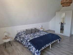 3 bedrooms, free WiFi, bed sheets