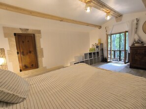 Bügeleisen/Bügelbrett, kostenloses WLAN, Bettwäsche