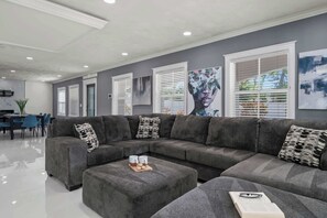 TV, fireplace, foosball, offices - Luxury Villa| Waterfront + Heated Pool & Game Room (Tampa)